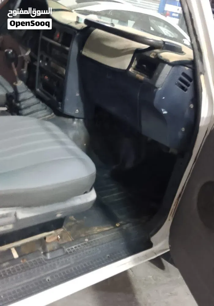Nissan Patrol 1991 photo 4