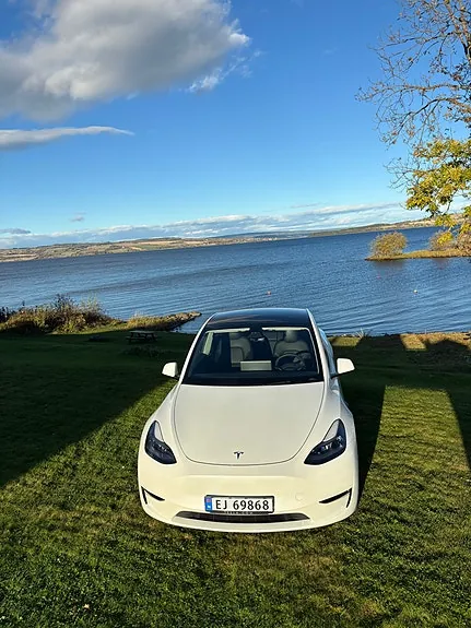Tesla Model Y 2024 photo 4