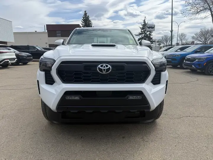 Toyota Tacoma 2025 photo 4