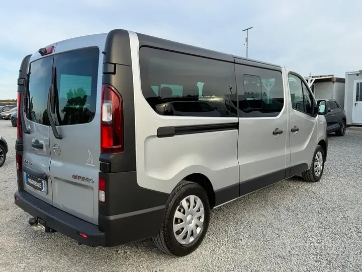 Opel Vivaro 2016 photo 5