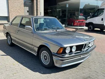 BMW E21 323I