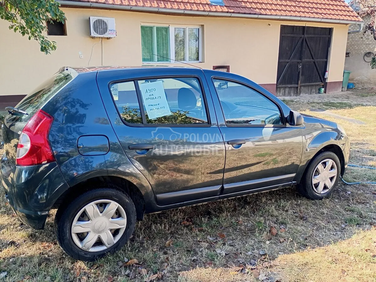 Dacia Sandero 2010 photo 5
