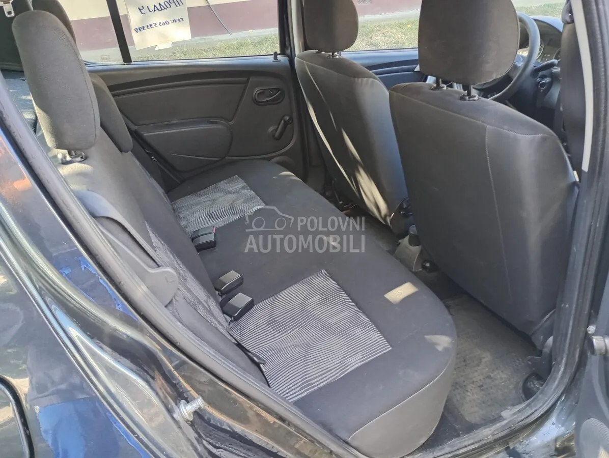 Dacia Sandero 2010 photo 4