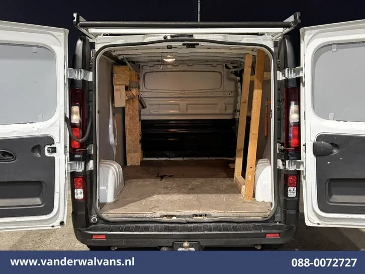 Nissan Nv300 2018 photo 2