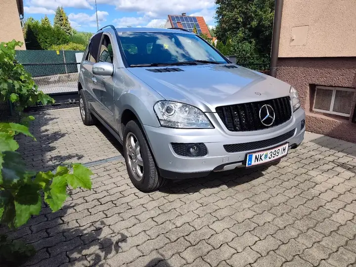 Mercedes-Benz M-Class 2008 photo 2