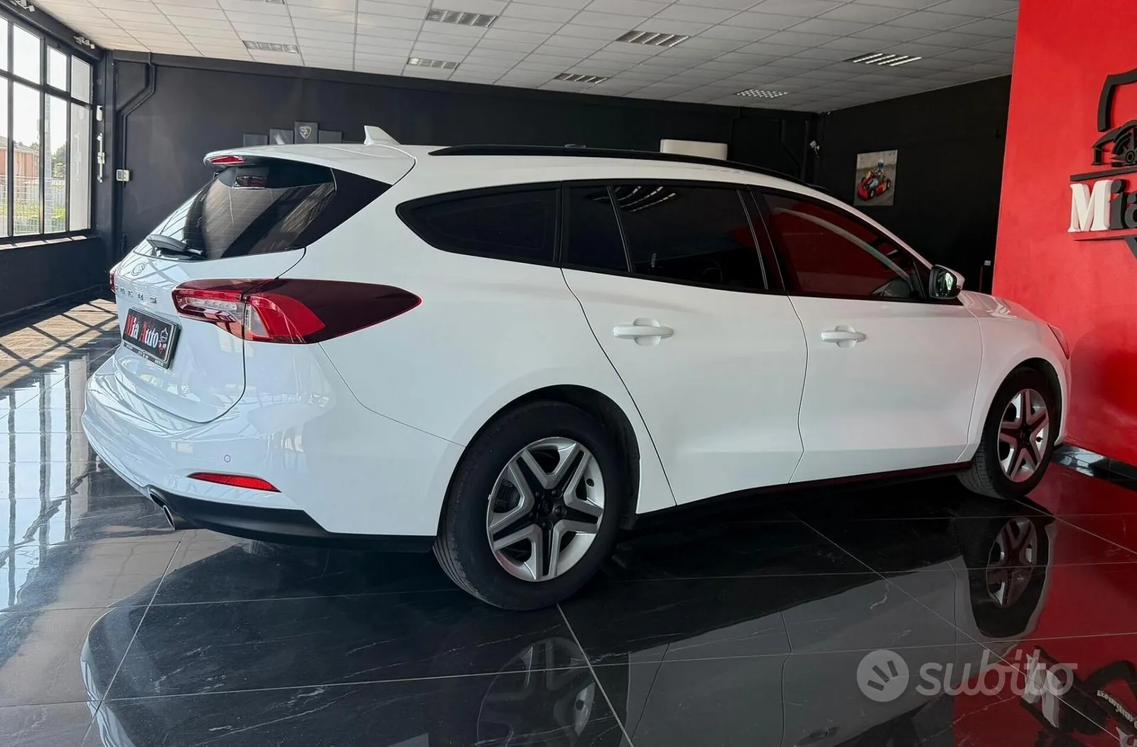 Ford Focus 2022 photo 2