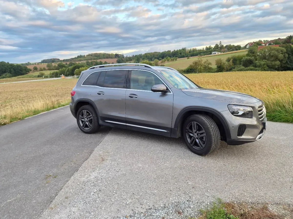 Mercedes-Benz Glb 2025 photo 2