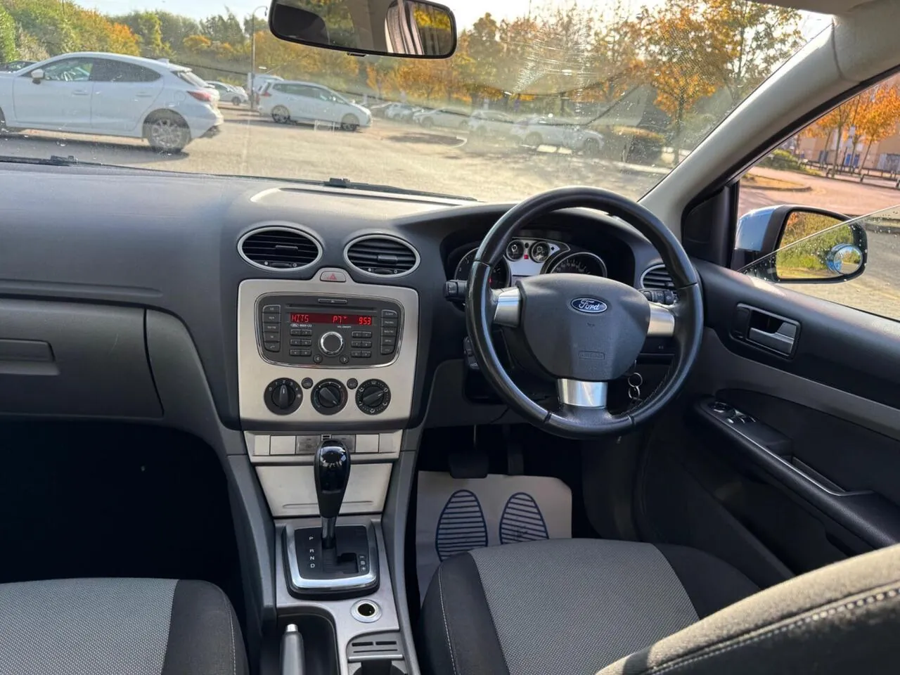 Ford Focus 2010 photo 2