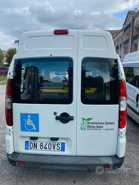 Fiat Doblo 2010 photo 3