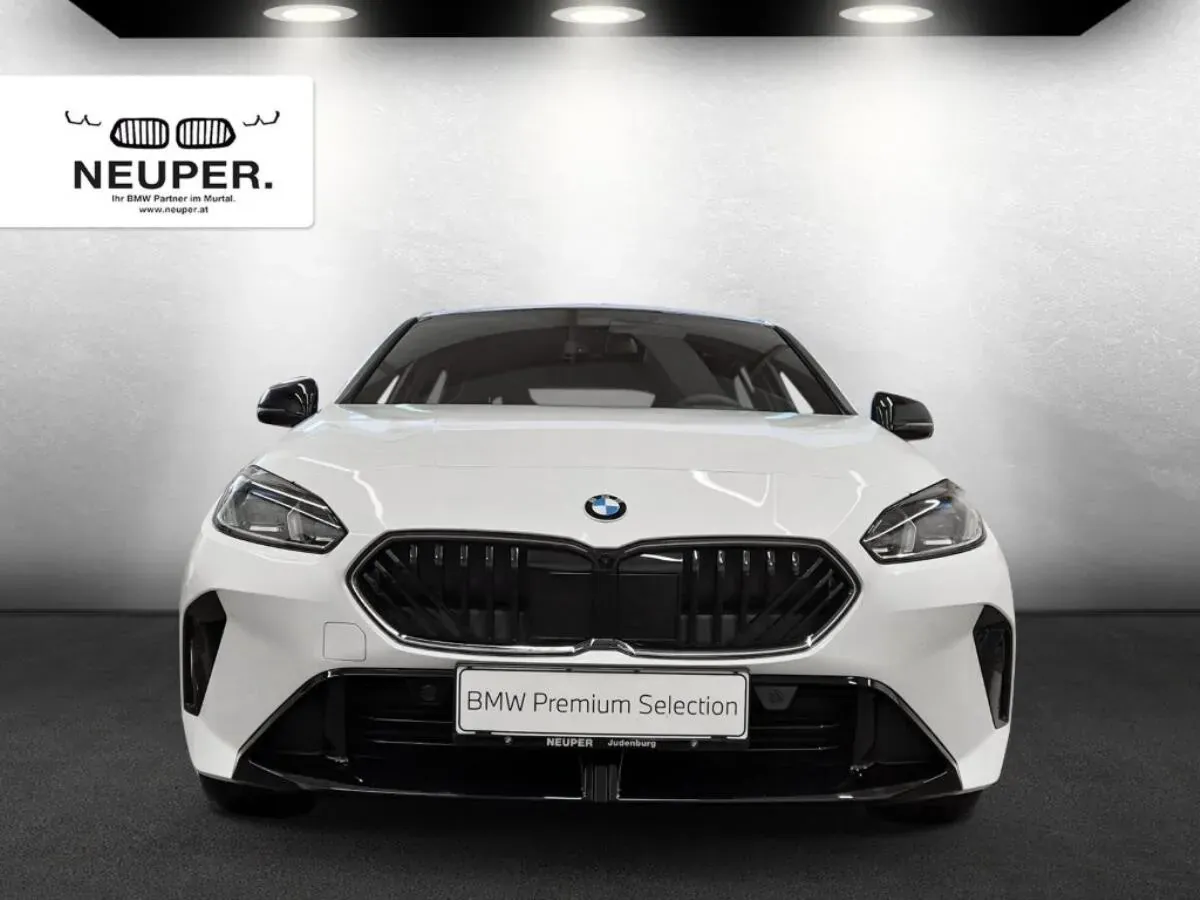 BMW 1 Series 2026 photo 2
