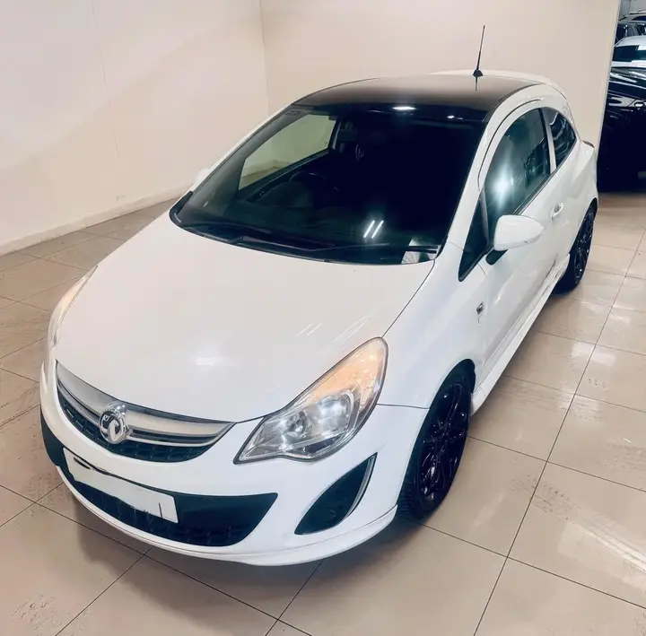 Vauxhall Corsa 2013 photo 2