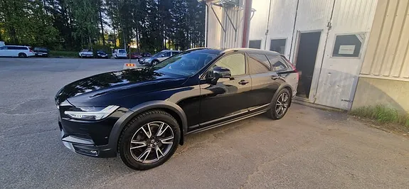 Volvo V90 Cross Country 2017 photo 2