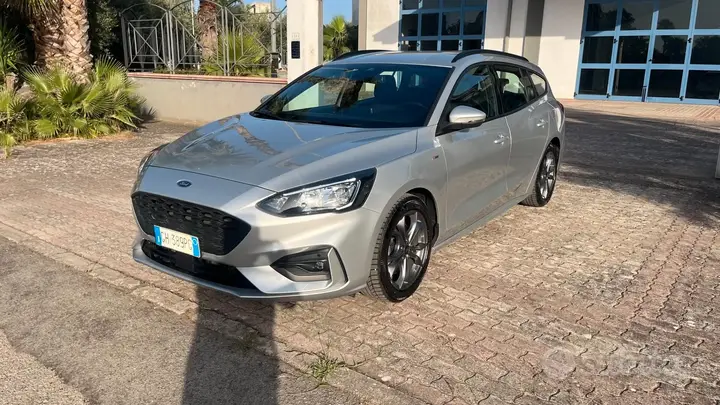Ford Focus 2021 photo 2