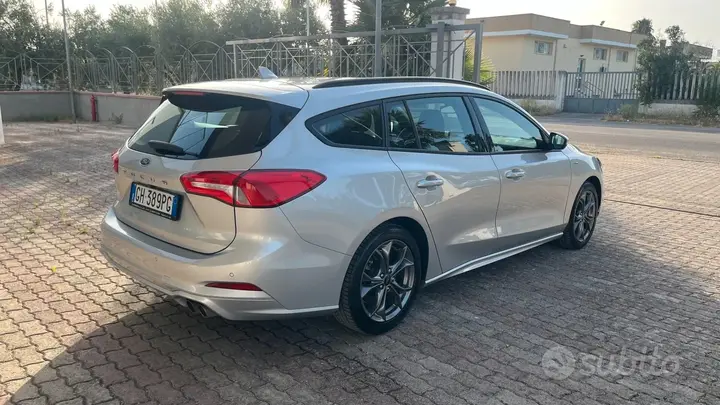Ford Focus 2021 photo 4