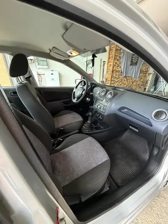 Ford Fiesta 2006 photo 3