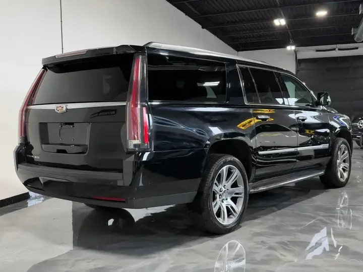 Cadillac Escalade 2018 photo 3