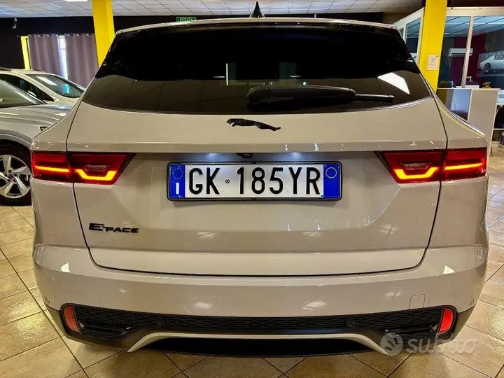 Jaguar E-Pace 2022 photo 4