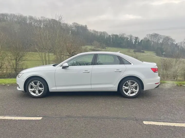Audi A4 2017 photo 3