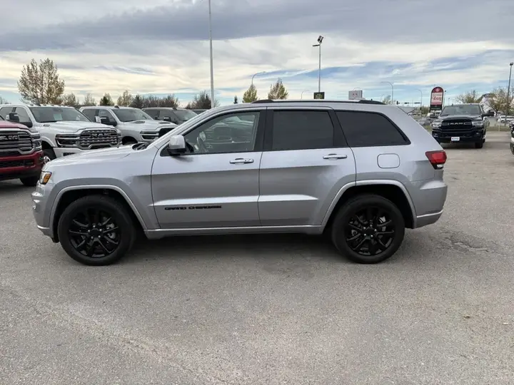 Jeep Grand Cherokee 2021 photo 4