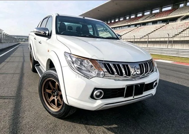 Mitsubishi Triton
