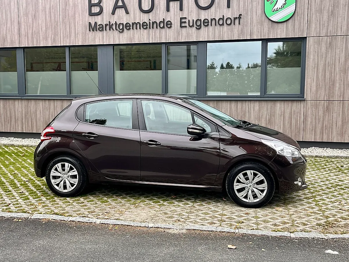 Peugeot 208 2013 photo 3