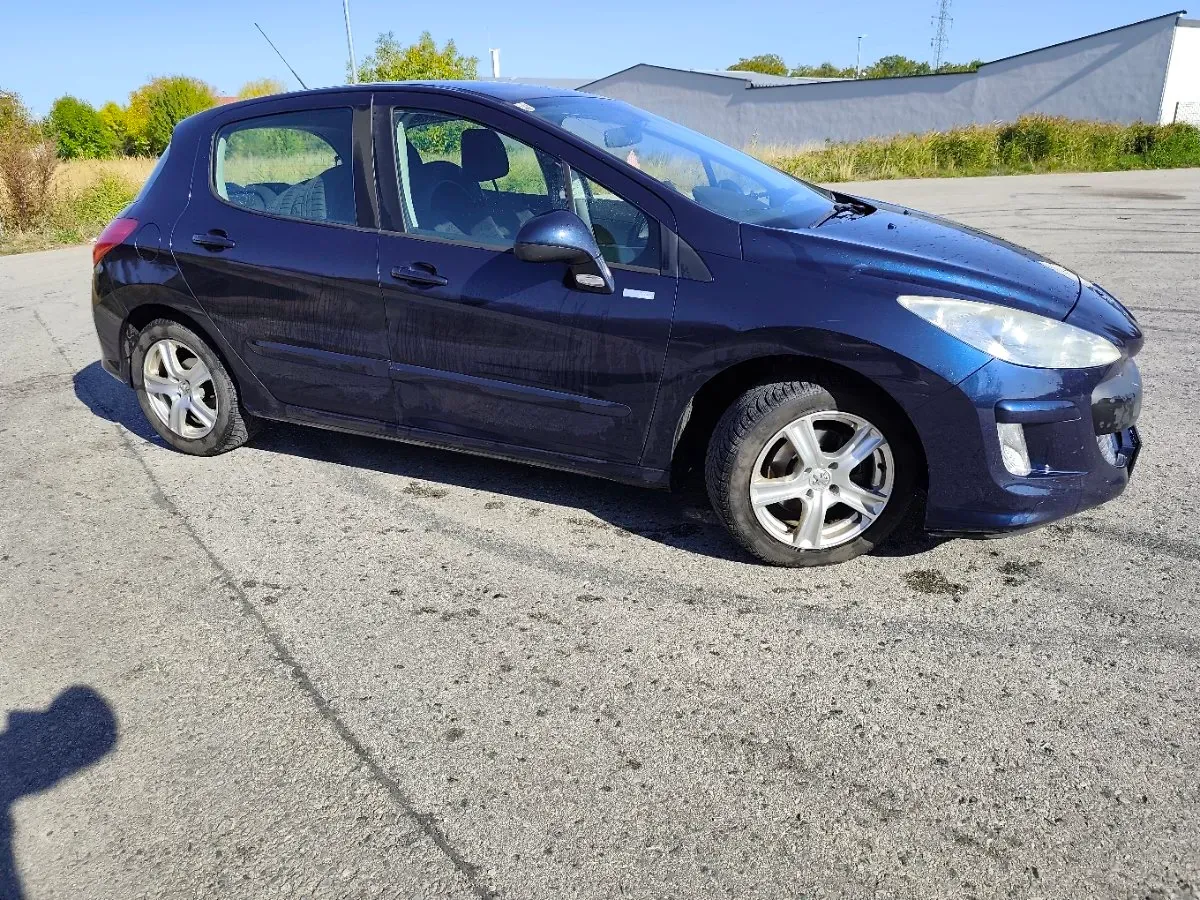 Peugeot 308 2010 photo 2