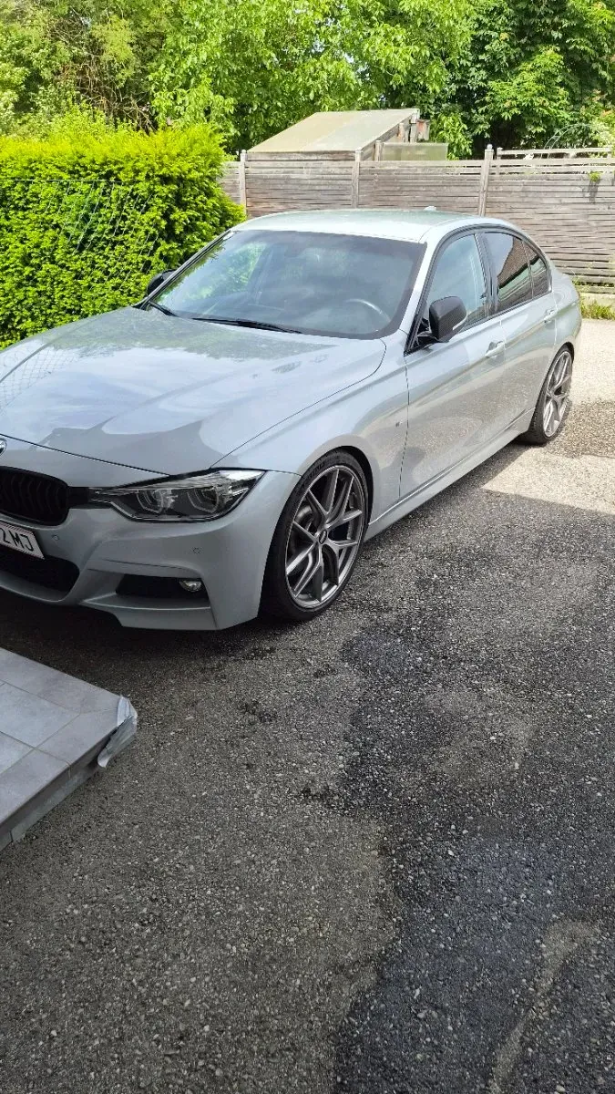BMW 3 Series 2015 photo 2