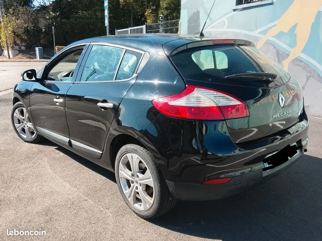 Renault Megane 2010 photo 2