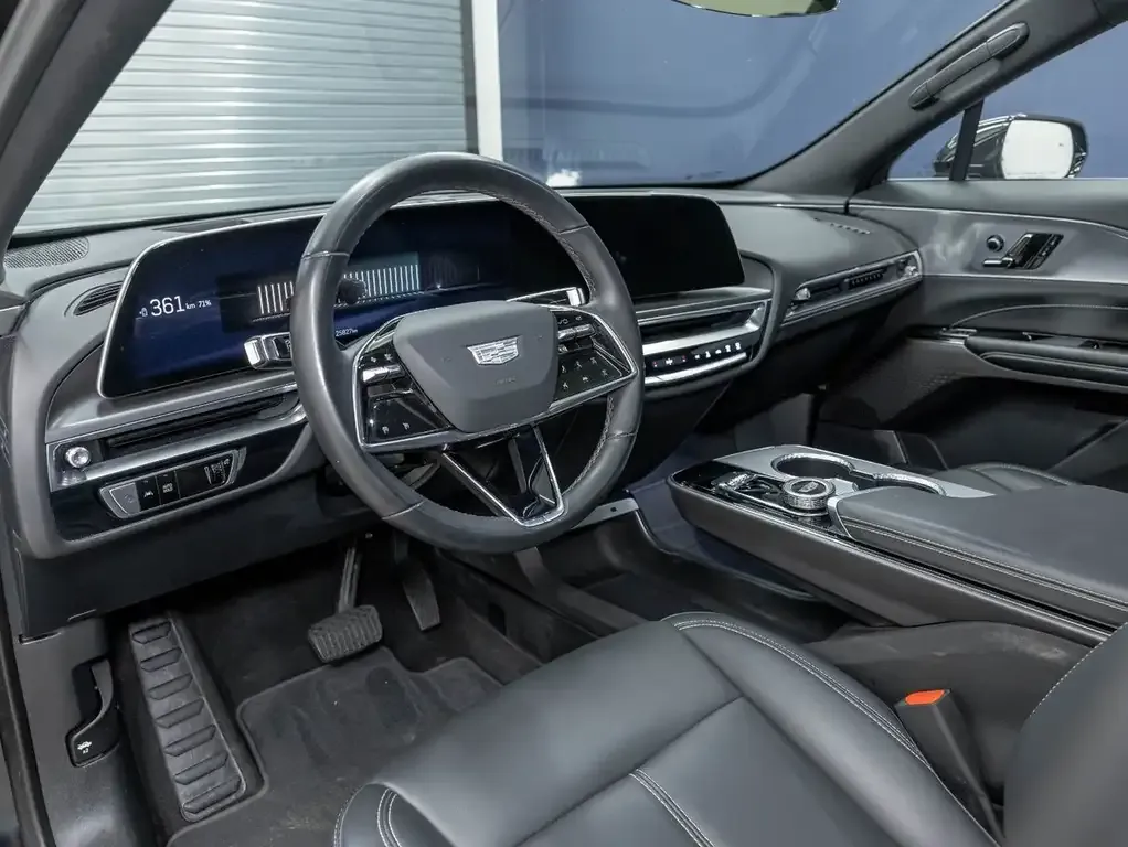 Cadillac Lyriq 2024 photo 2