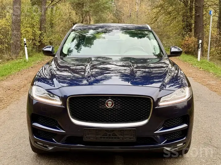 Jaguar F-Pace 2016 photo 2