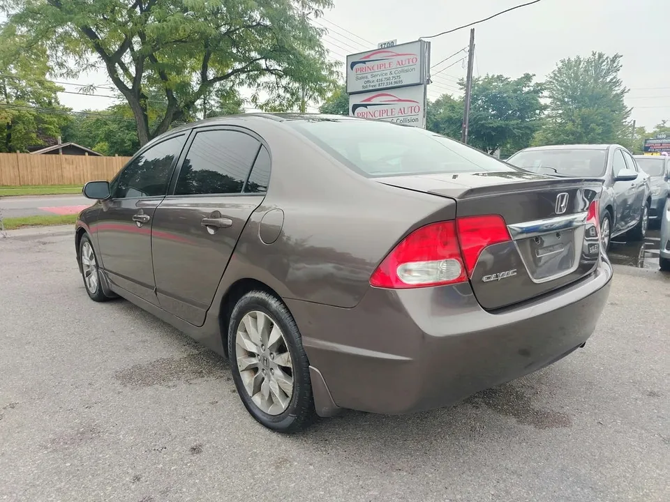 Honda Civic 2010 photo 4