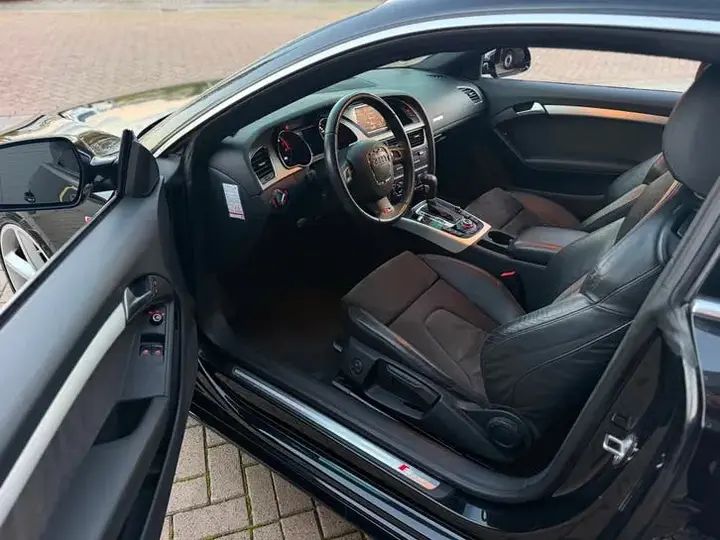 Audi A5 2009 photo 2