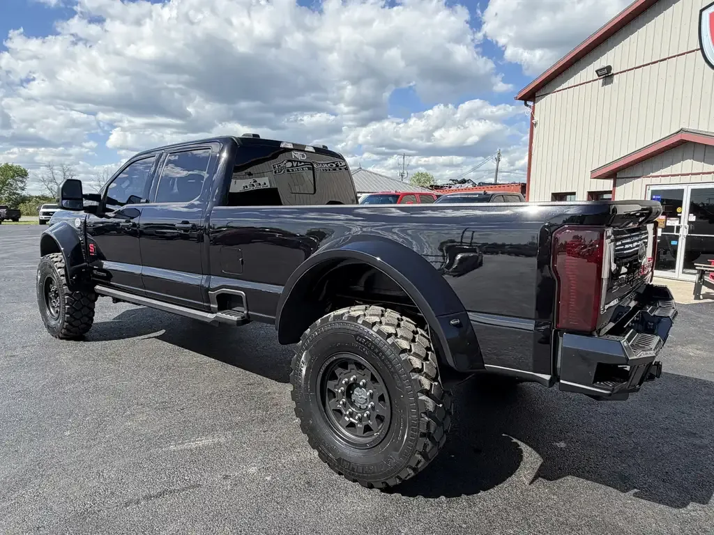 Ford F-550 Super Duty 2025 photo 5