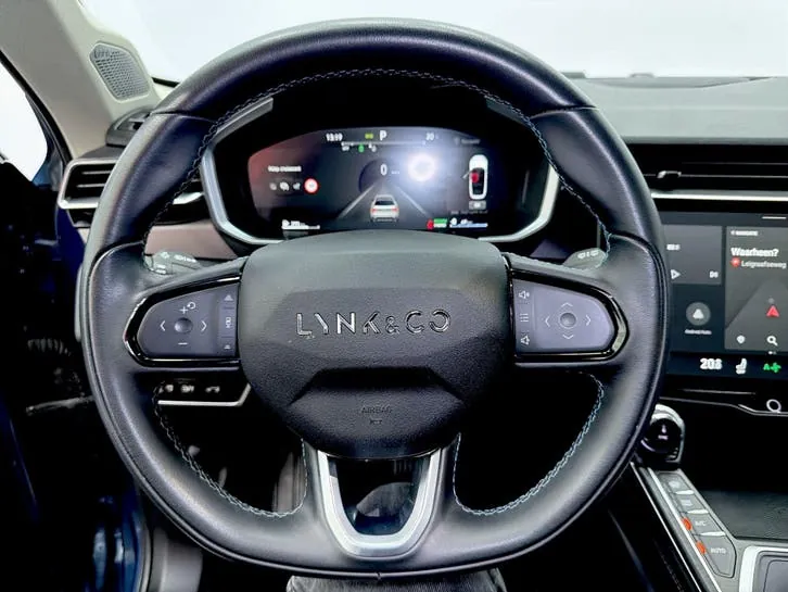 Lynk & Co 1 2023 photo 2