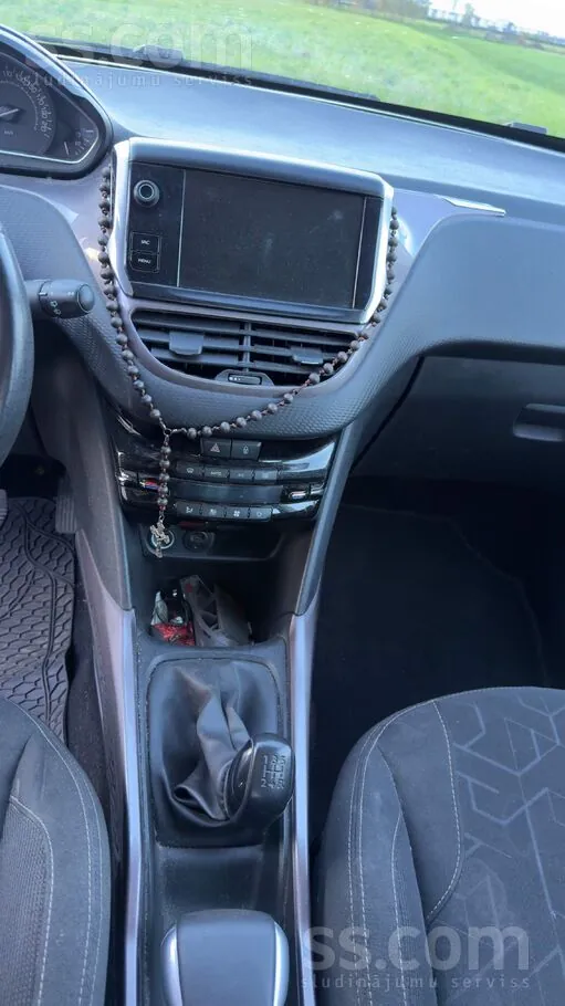 Peugeot 2008 2014 photo 2