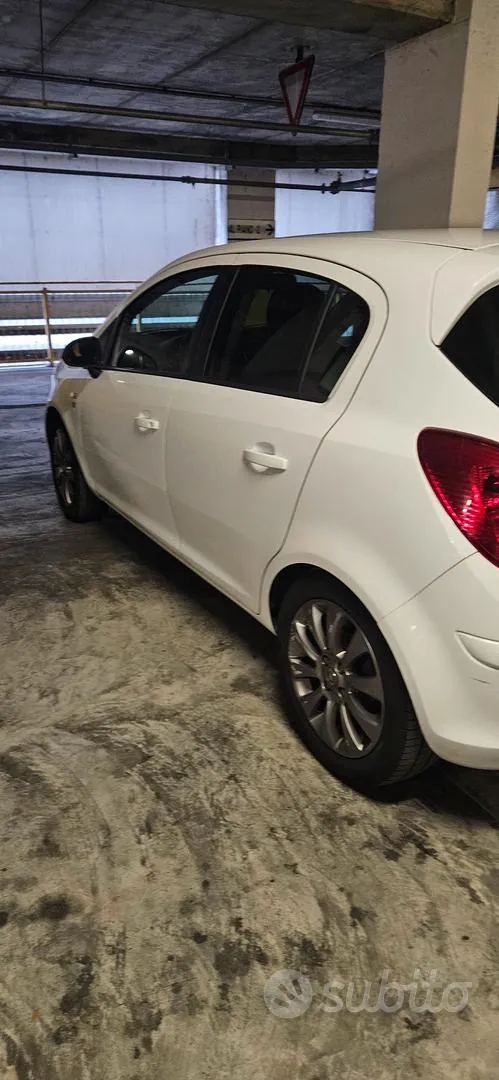 Opel Corsa 2011 photo 2