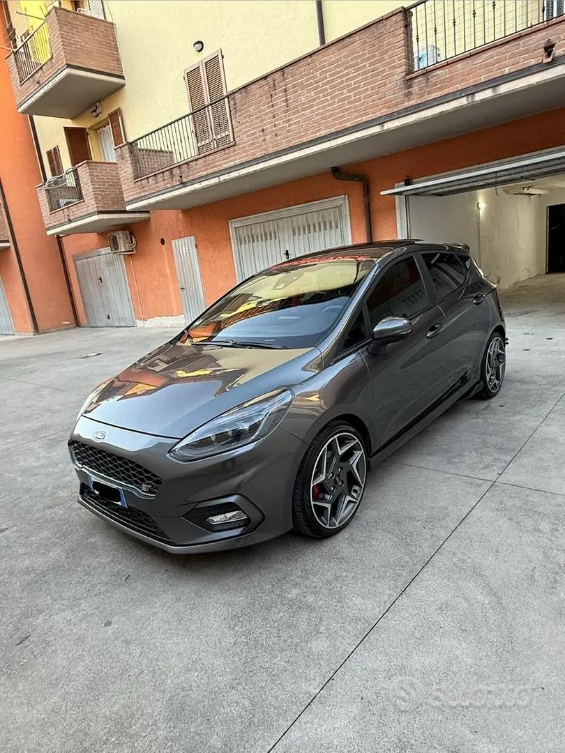 Ford Fiesta 2023 photo 2