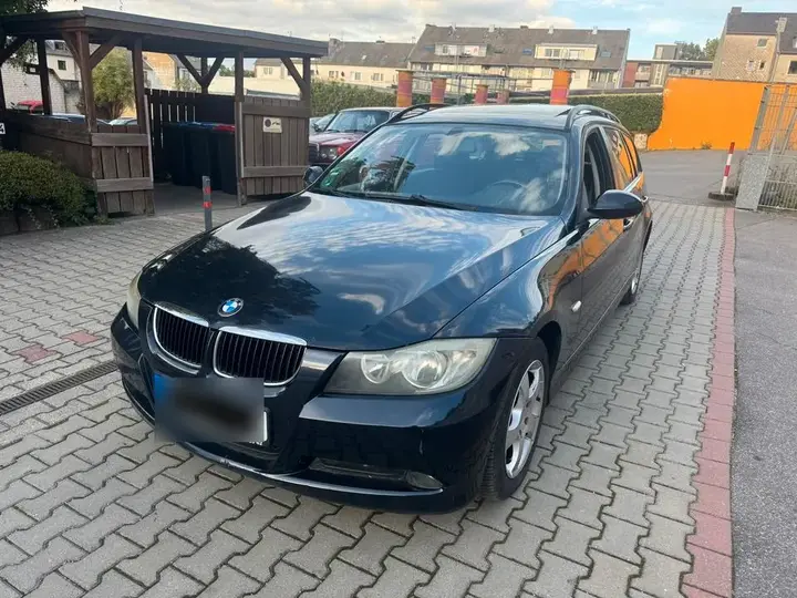 BMW 318I