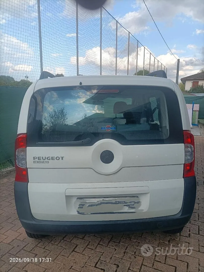 Peugeot Bipper 2011 photo 2