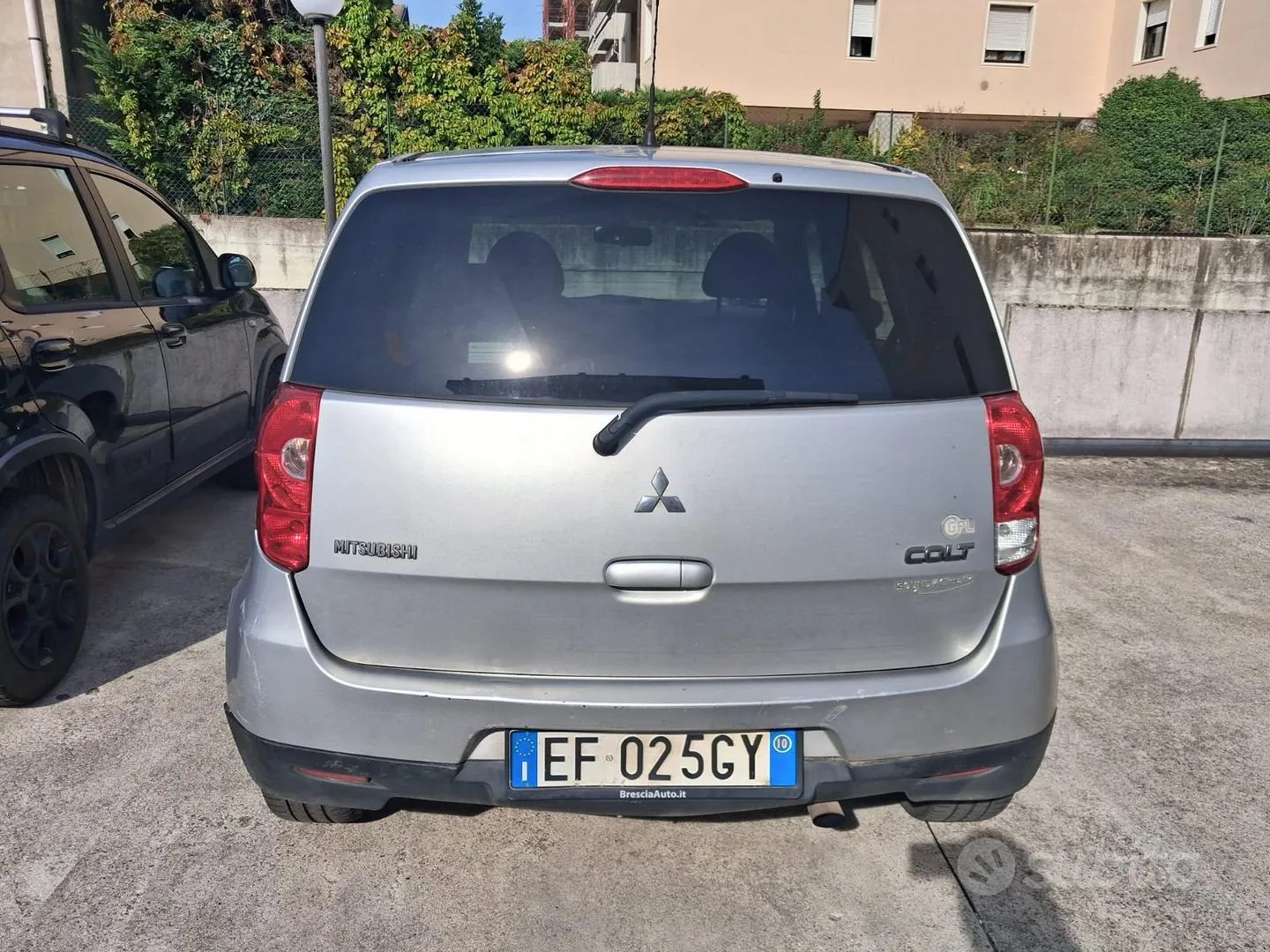 Mitsubishi Colt 2010 photo 2