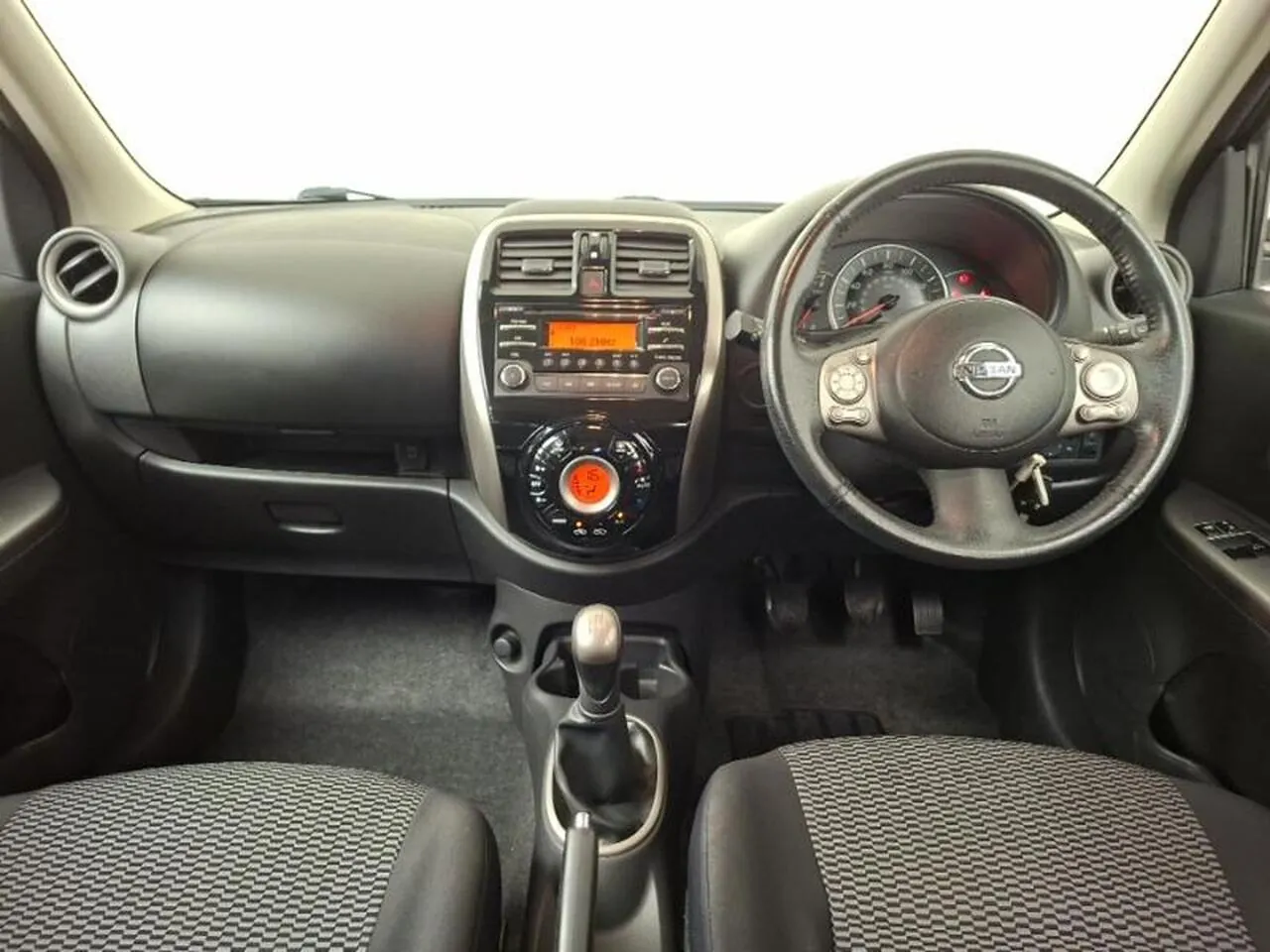 Nissan Micra 2014 photo 3
