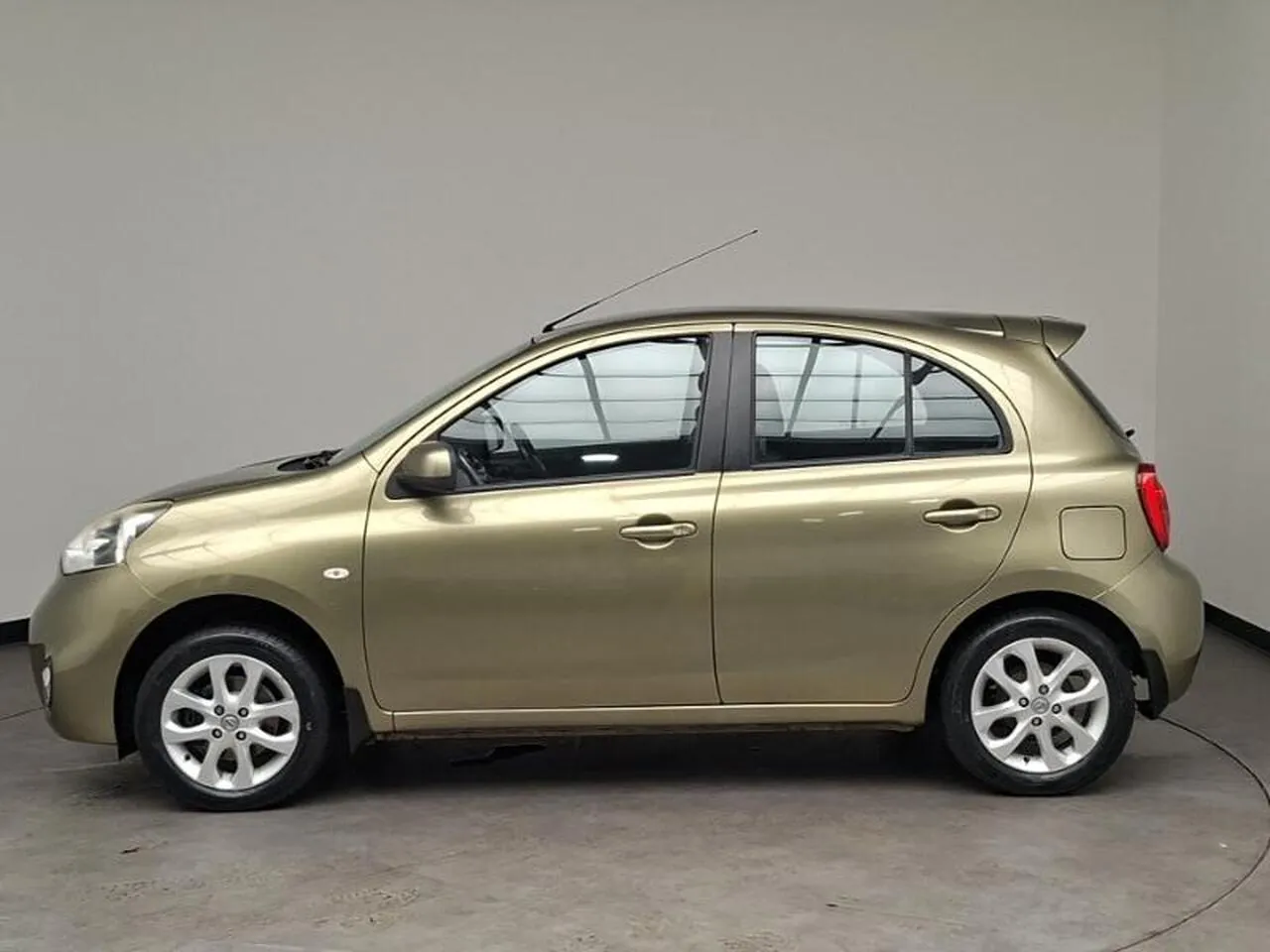Nissan Micra 2014 photo 4