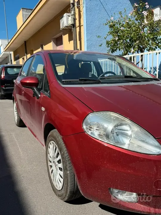 Fiat Grande Punto 2006 photo 2