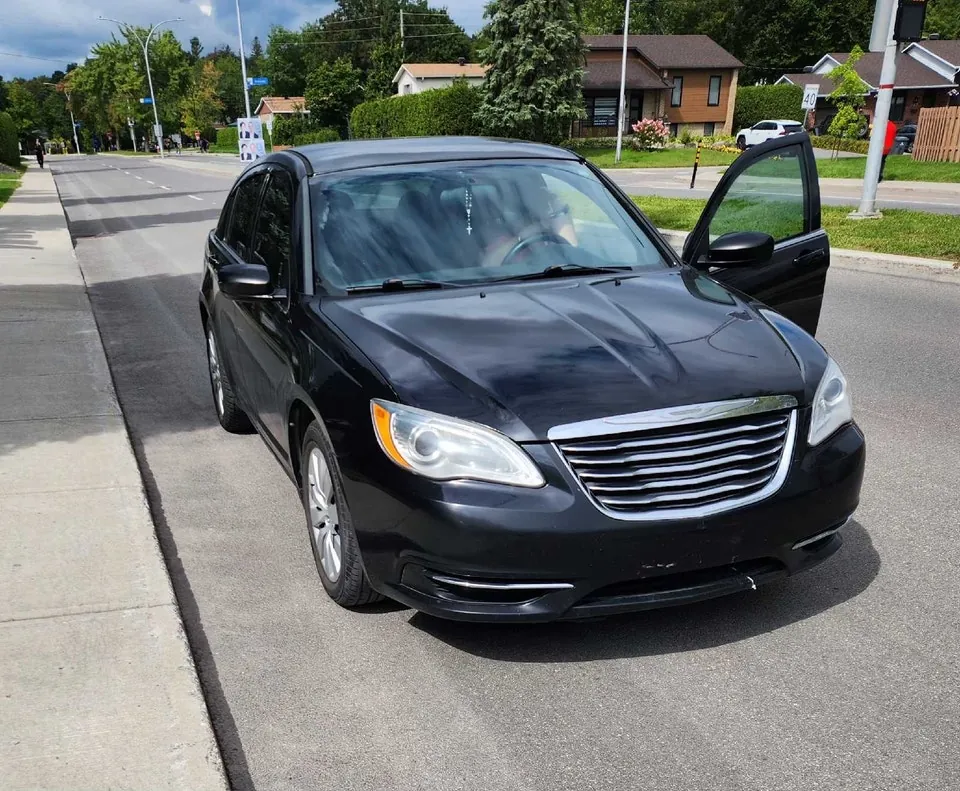 Chrysler 200 2013 photo 5