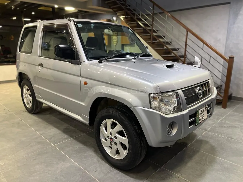 Nissan Kix