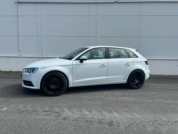Audi A3 2013 photo 2