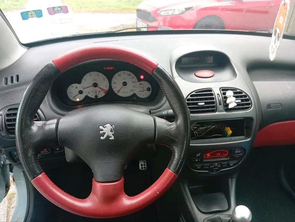 Peugeot 206