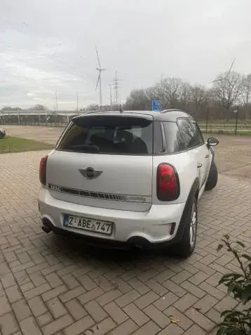 Mini Cooper S 2011 photo 2
