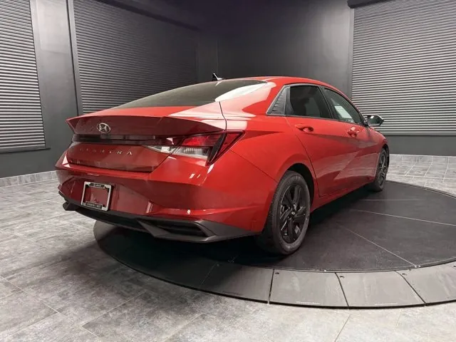 Hyundai Elantra 2021 photo 3