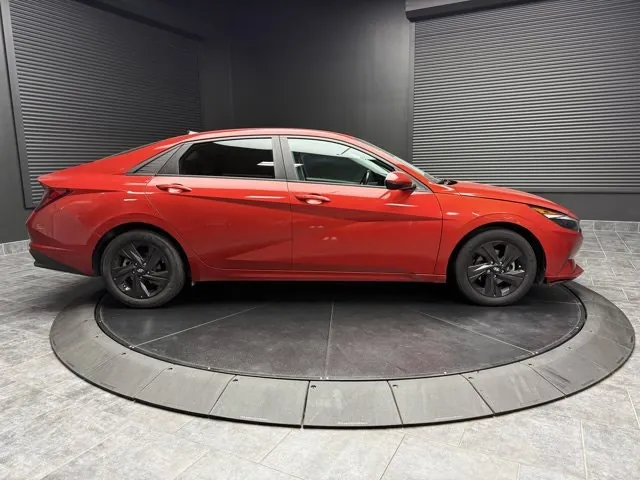 Hyundai Elantra 2021 photo 2